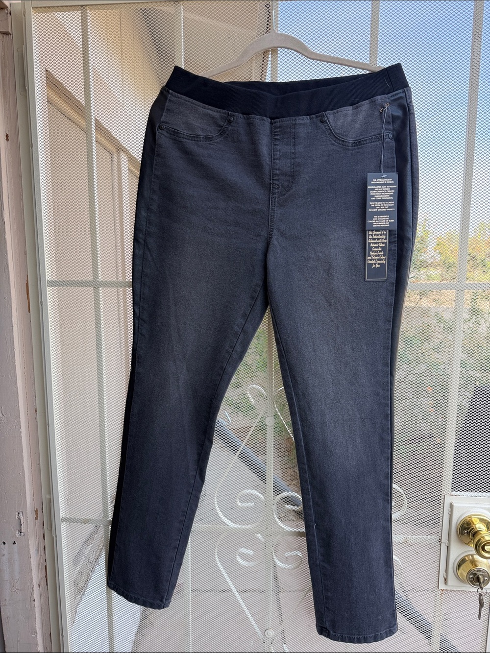DG2 Women’s Dark Gray Pull-On Stretch Jeans NWTs